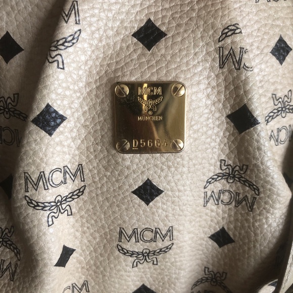 Authentic MCM Vicetos tote - Picture 4 of 8